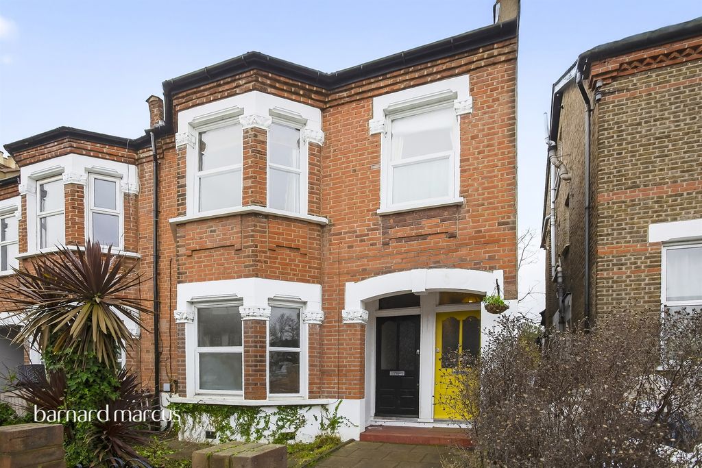 Property photo 1 of 11