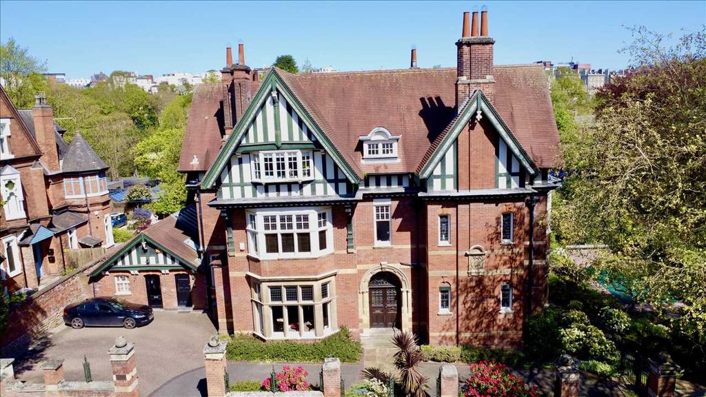 4 bed flat for saleCavendish Road East, The Park, Nottingham NG7