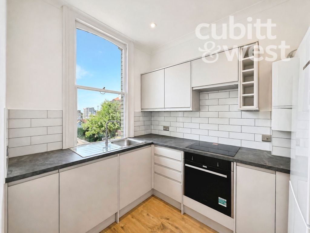 Property photo 3 of 10 Kitchen