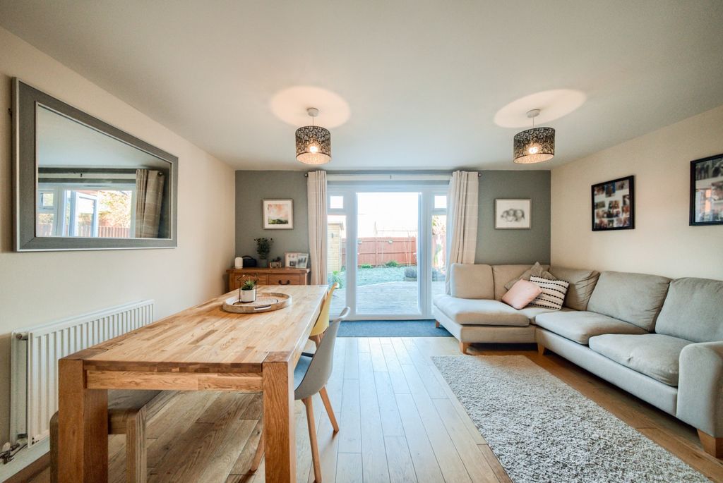 Property photo 2 of 17 Xt5A9745-Hdr(3)