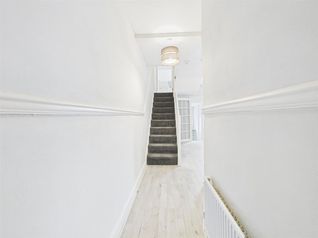 Property photo 2 of 14 Cam05474G0-Pr0037-Still001.Jpg