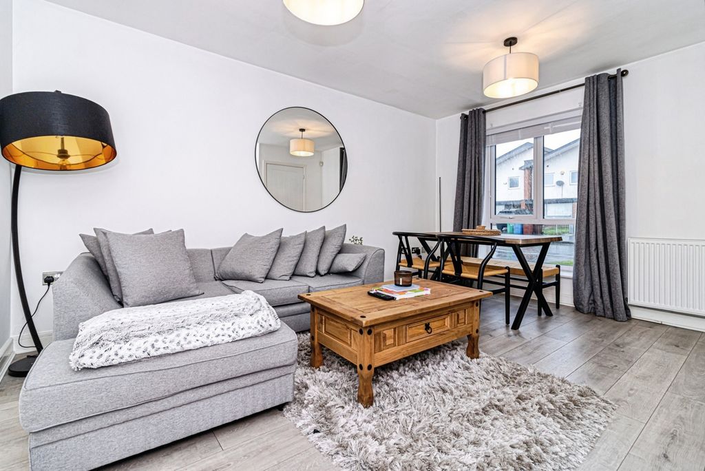 Property photo 2 of 8 Photo