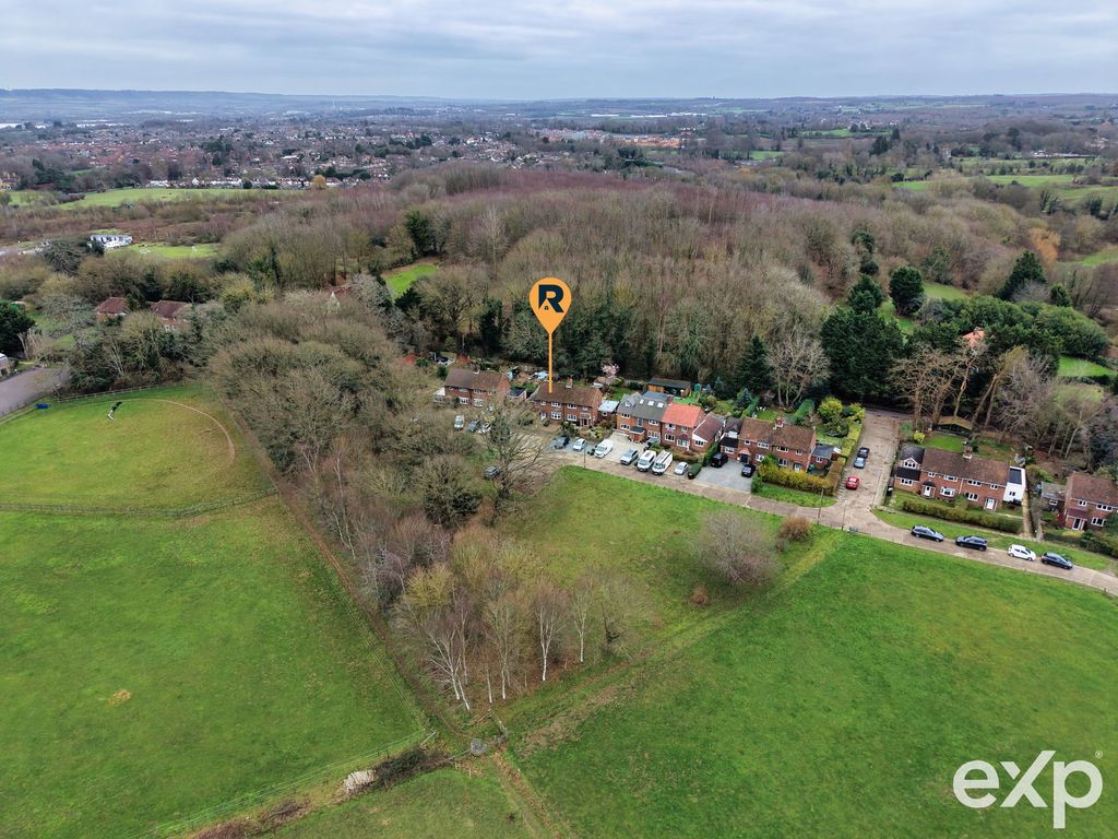 Property photo 2 of 20