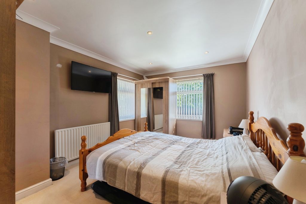 Property photo 3 of 11 Pbox-Img.Jpg