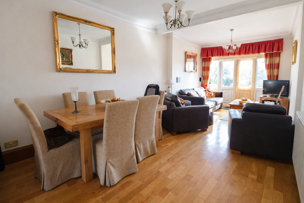 Property photo 3 of 23 Reception 2