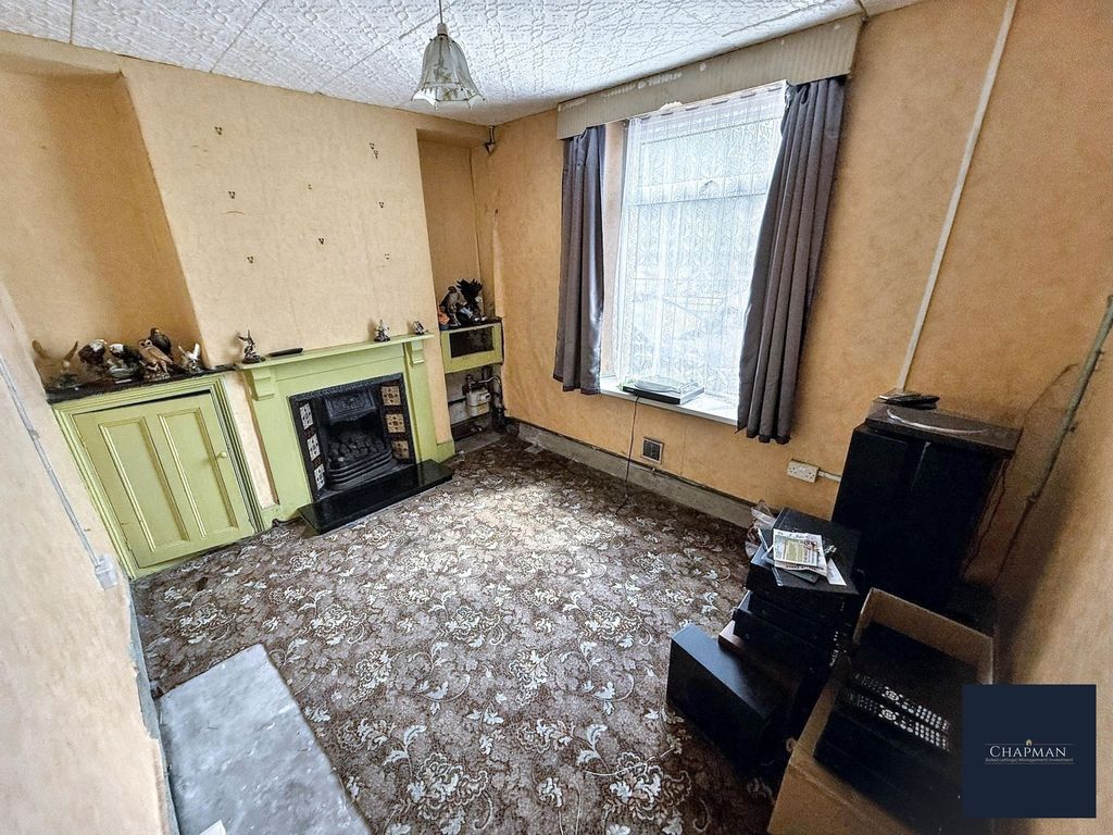 Property photo 3 of 12