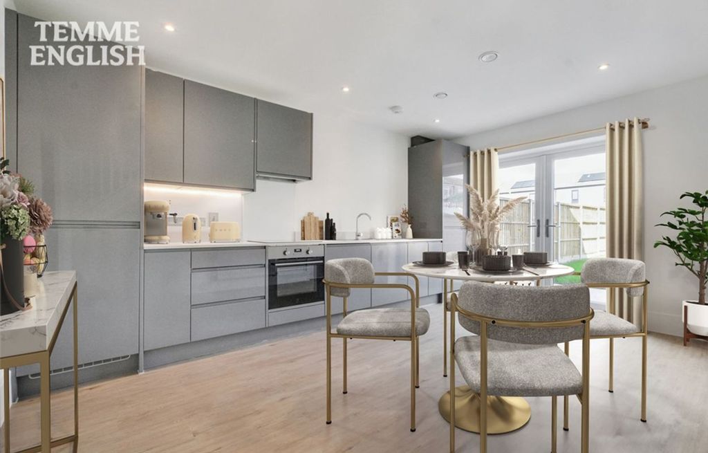 Property photo 2 of 23