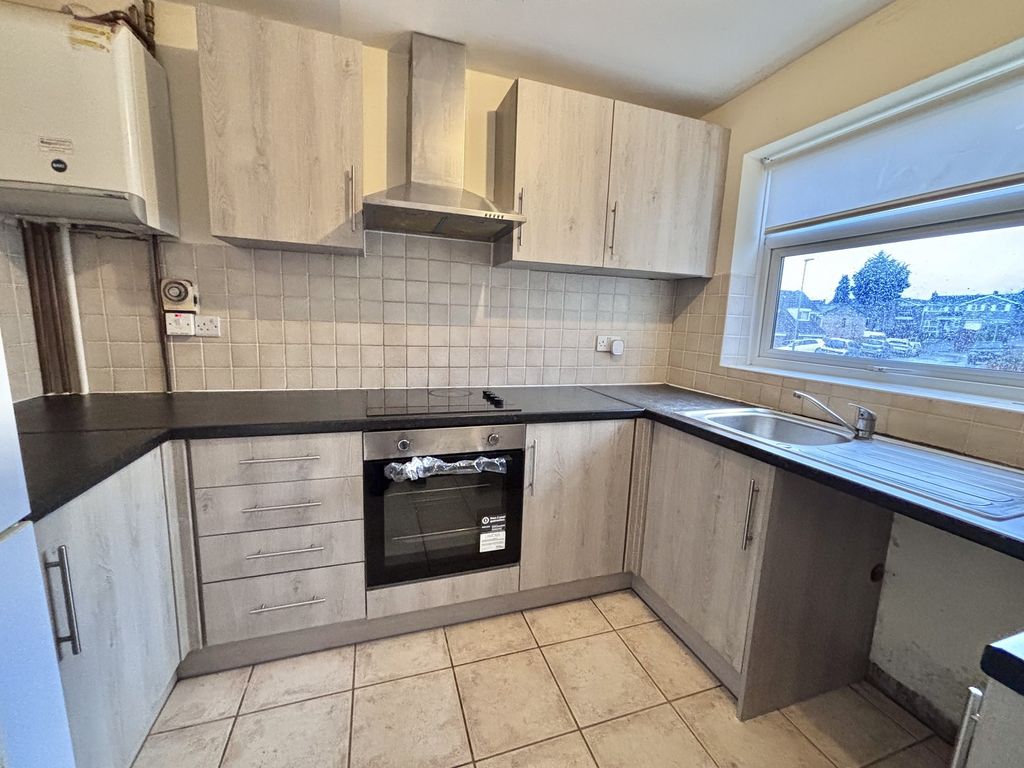 Property photo 2 of 7 Kitchen