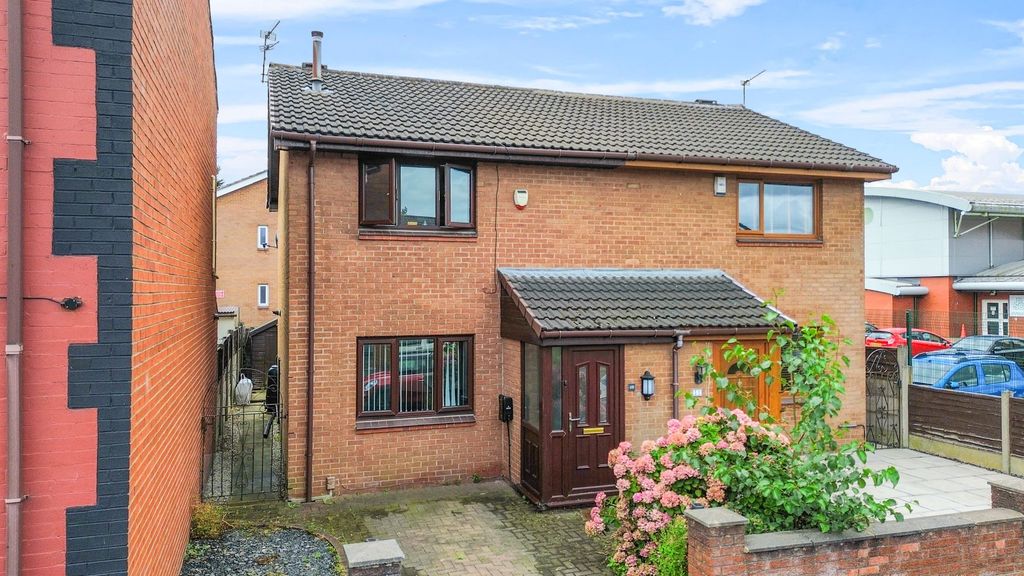 Property photo 1 of 18