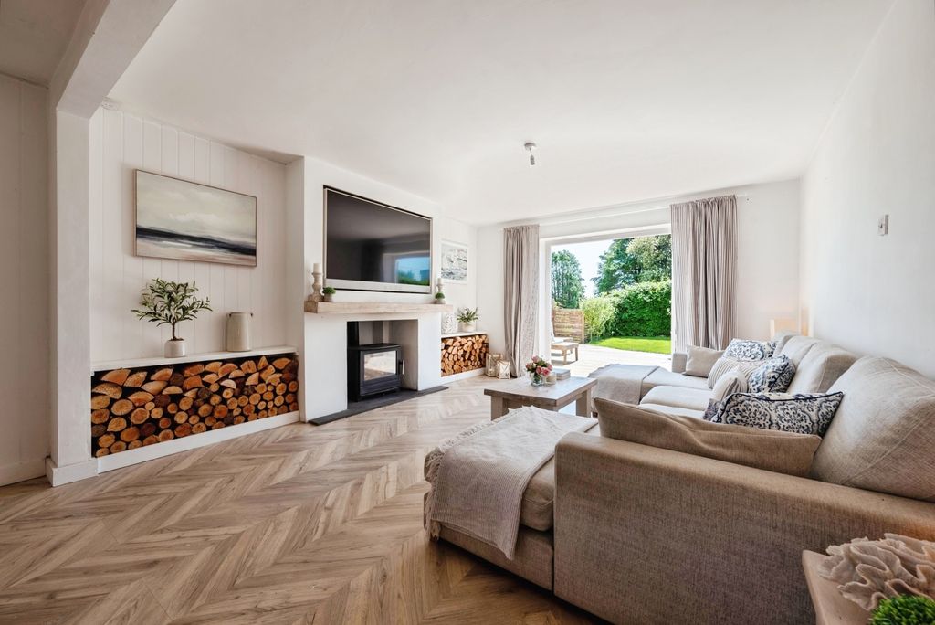 Property photo 2 of 19 Pbox-Img.Jpg