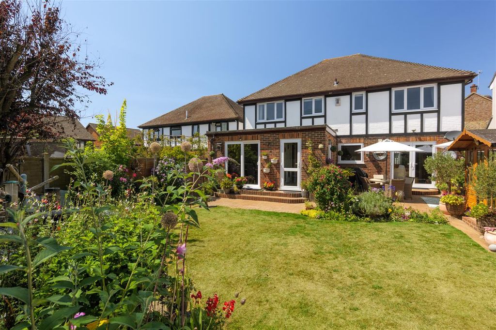 Property photo 2 of 32