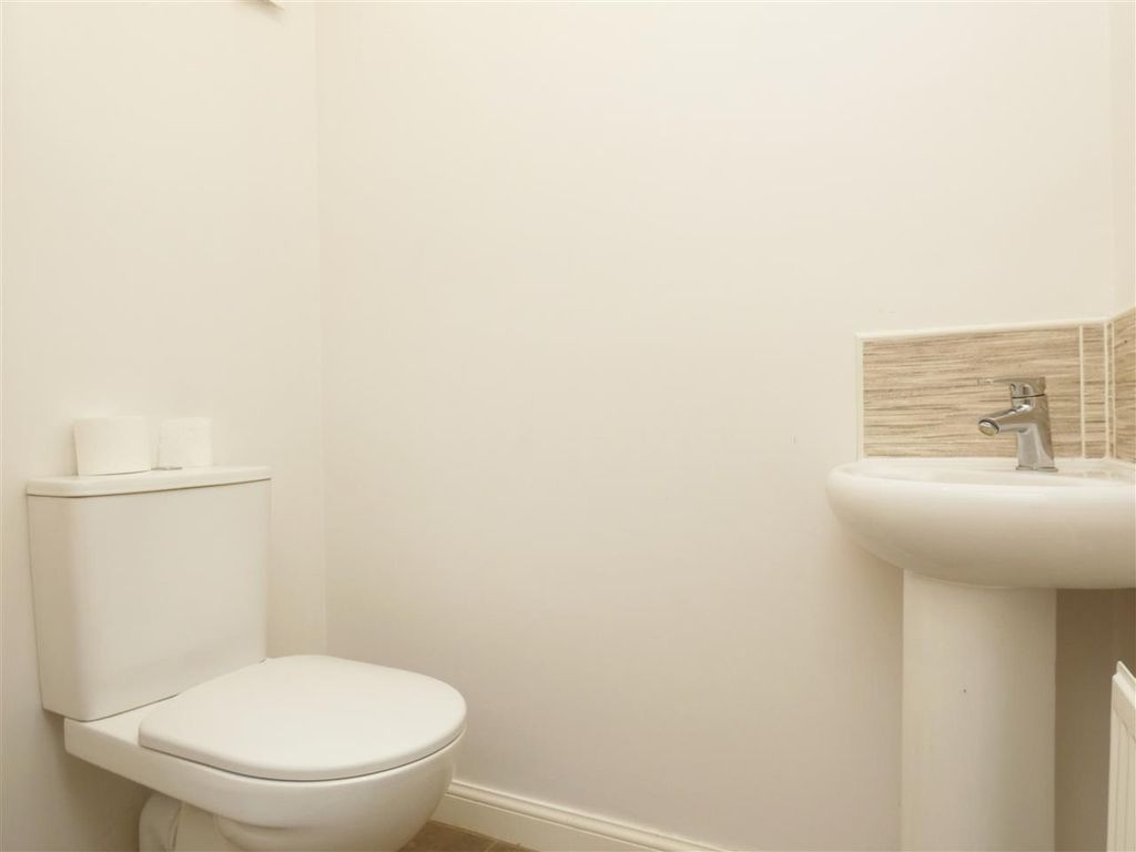 Property photo 3 of 17 Ground Floor WC