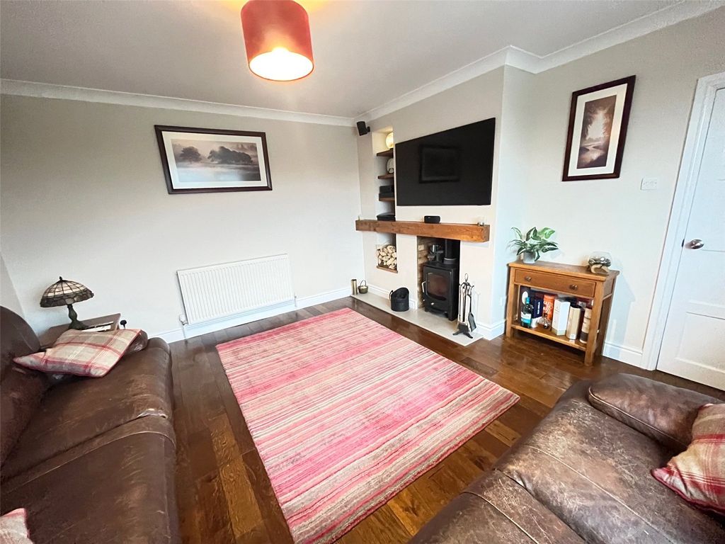 Property photo 2 of 34 Picture No. 11