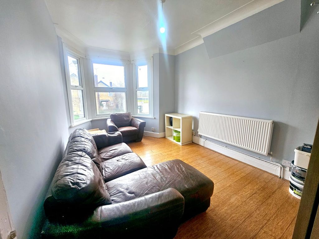 Property photo 2 of 4