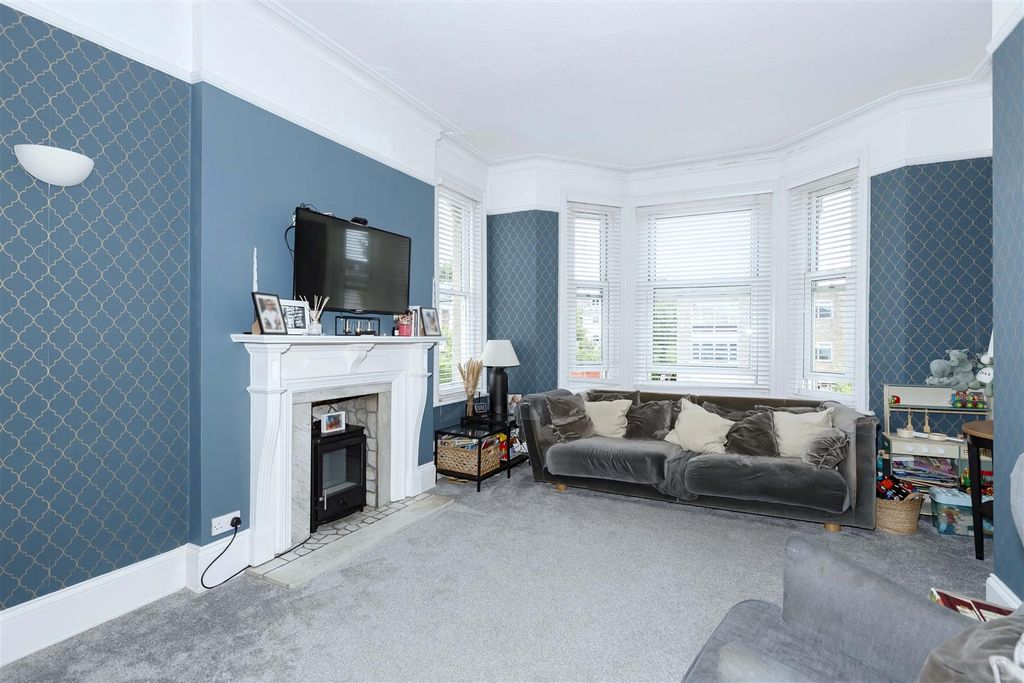 Property photo 3 of 9 Tennyson_7.Jpg