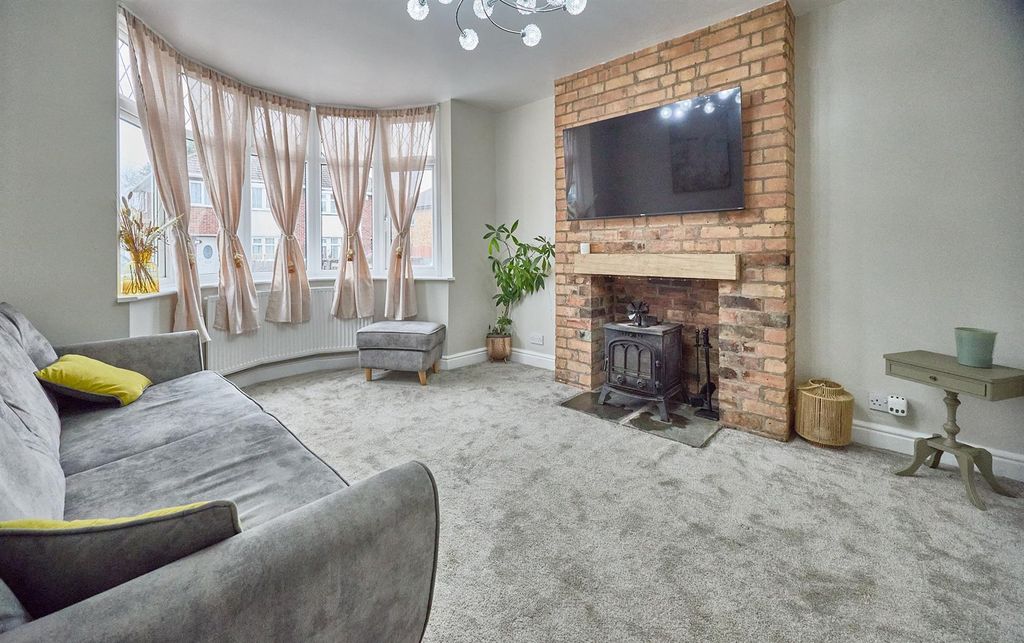 Property photo 2 of 15 Lounge To Front