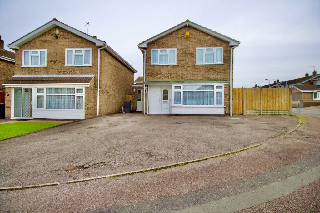 Property photo 1 of 11 Property Front