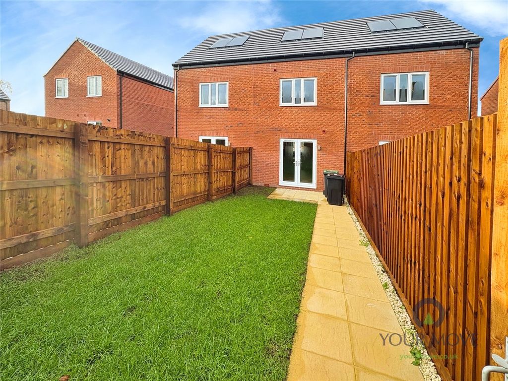 Property photo 3 of 9 Garden