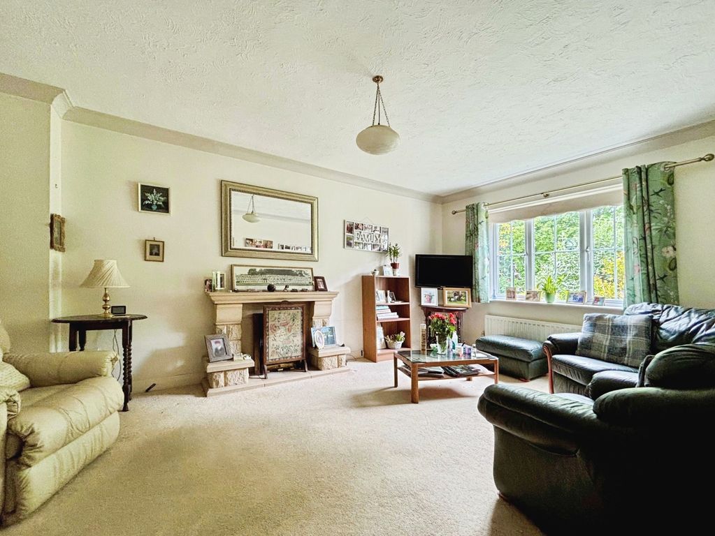 Property photo 3 of 16 Living Room