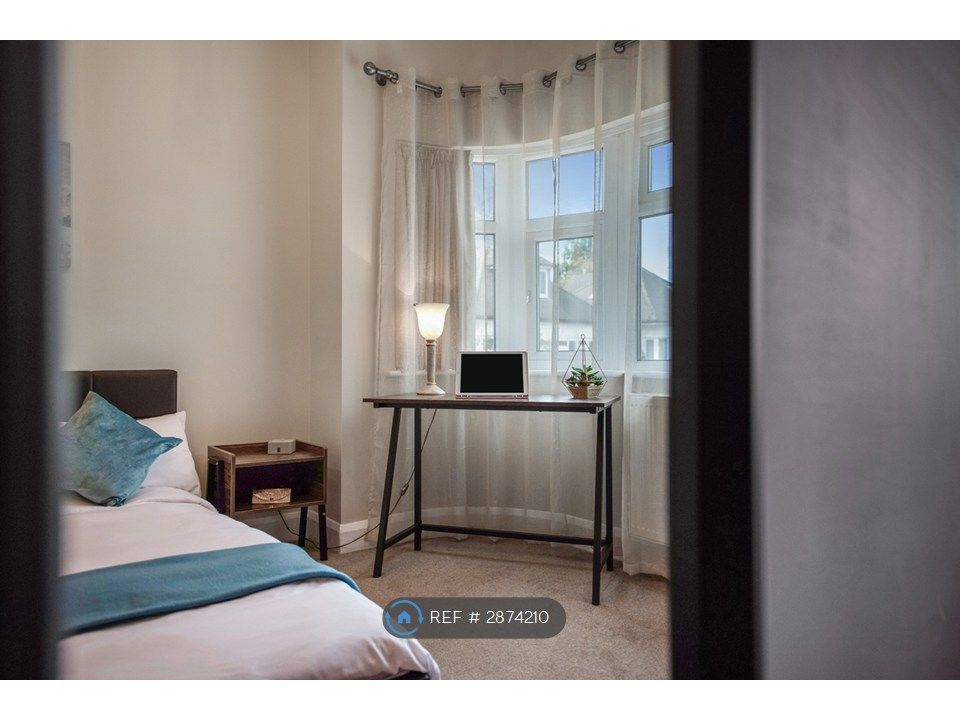 Property photo 2 of 20