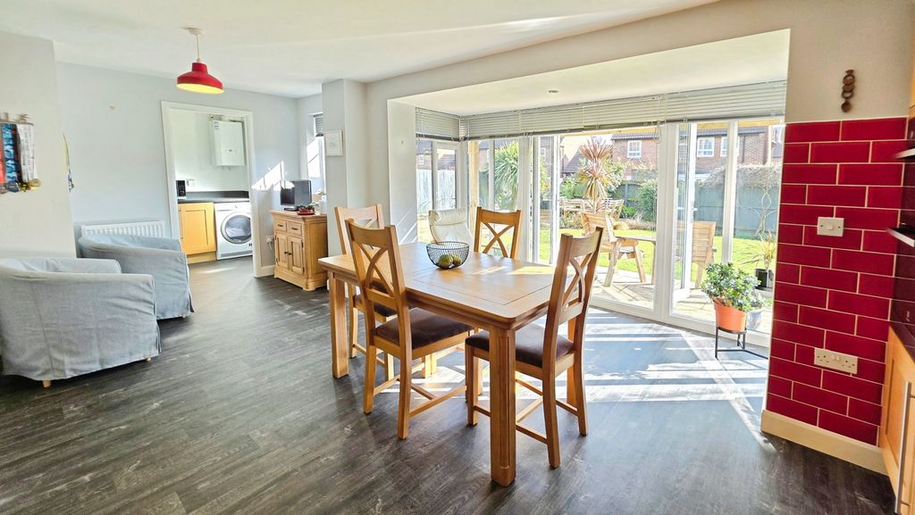 Property photo 2 of 20