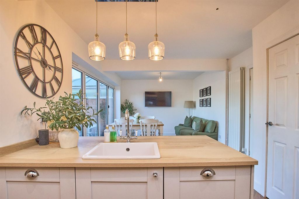 Property photo 2 of 18 Open Plan Living/Dining/Kitchen