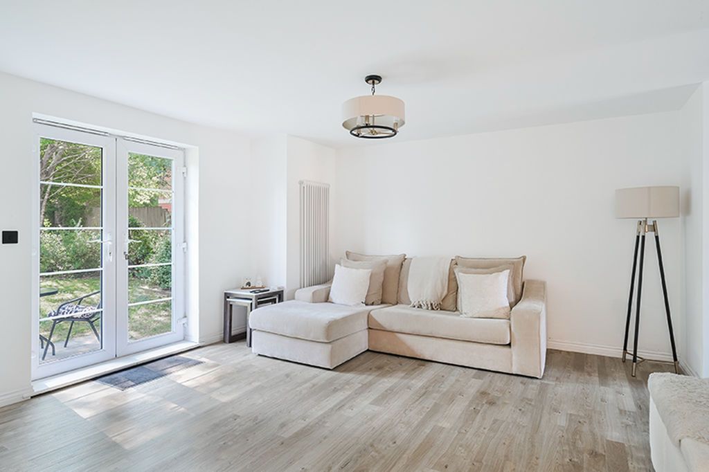 Property photo 3 of 16 H&Co.
