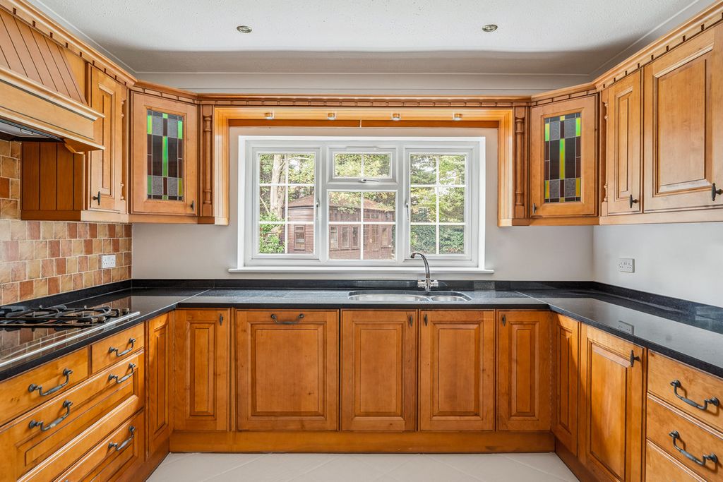 Property photo 3 of 26