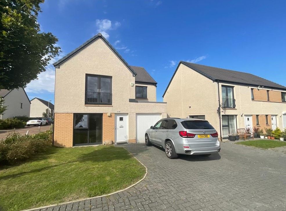 4 bed detached house for sale Broomhouse