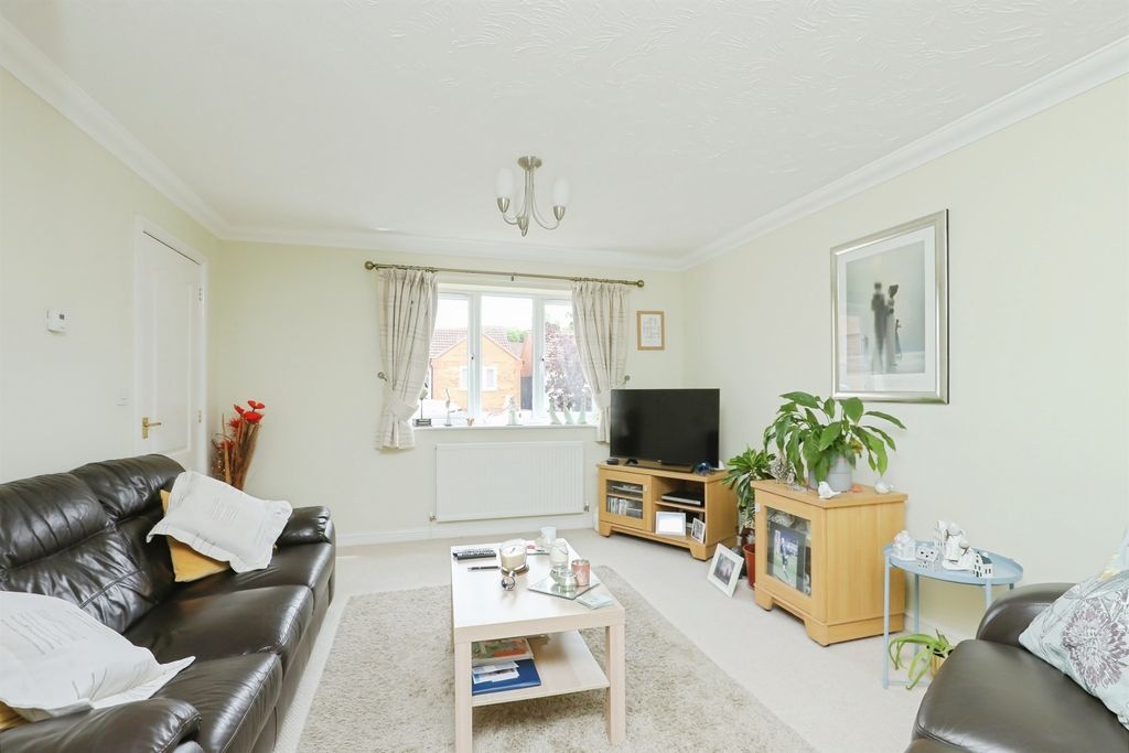 Property photo 3 of 17