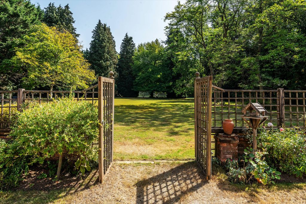 Additional image 25 of 6 bed detached house for saleSummers Lane, Hurtmore, Godalming, Surrey GU7