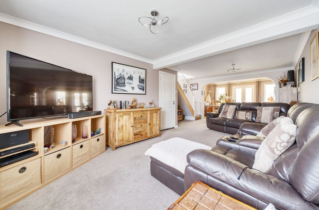 Property photo 3 of 18