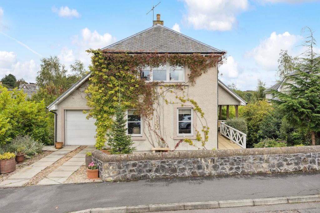 Property photo 1 of 32