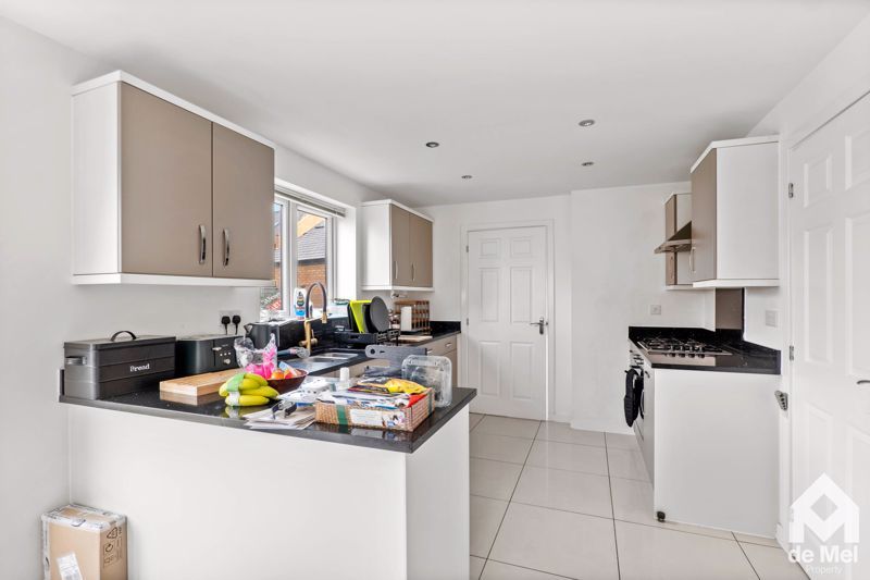 Property photo 3 of 12 Photo 9