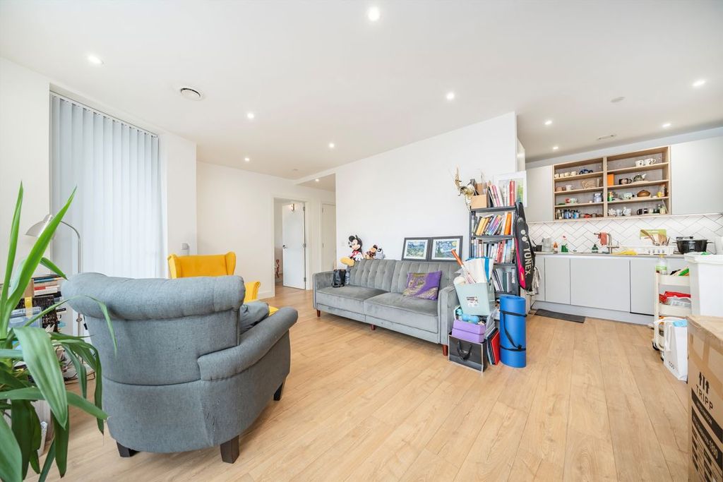 Property photo 2 of 6