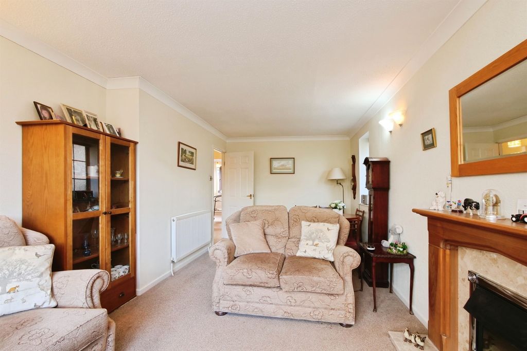 Property photo 3 of 15