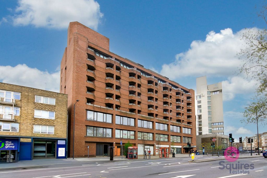 Property photo 1 of 18