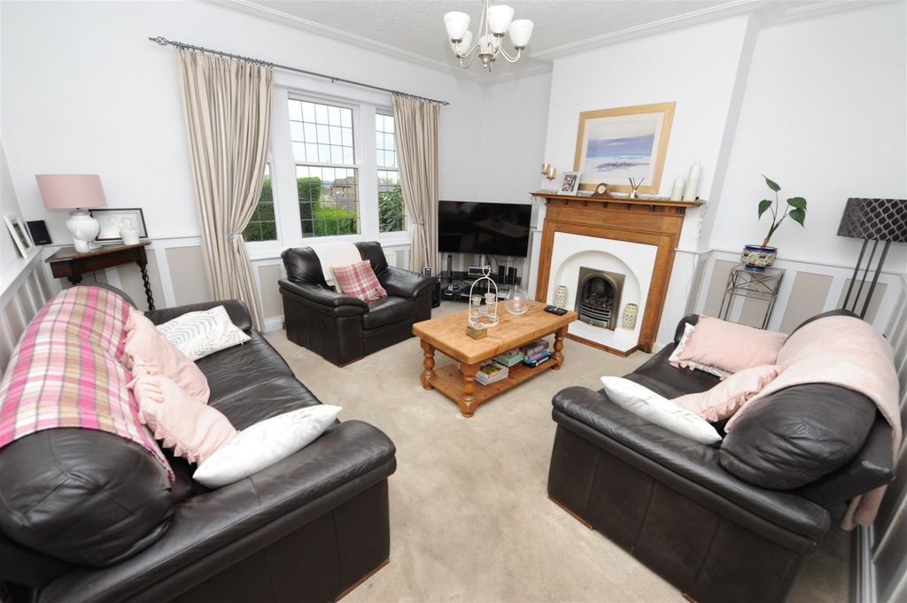 Property photo 2 of 26