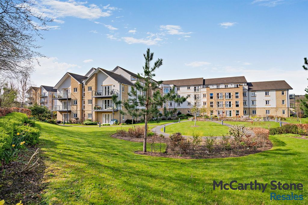 Property photo 1 of 30 8687120-Exterior11-800.Jpg