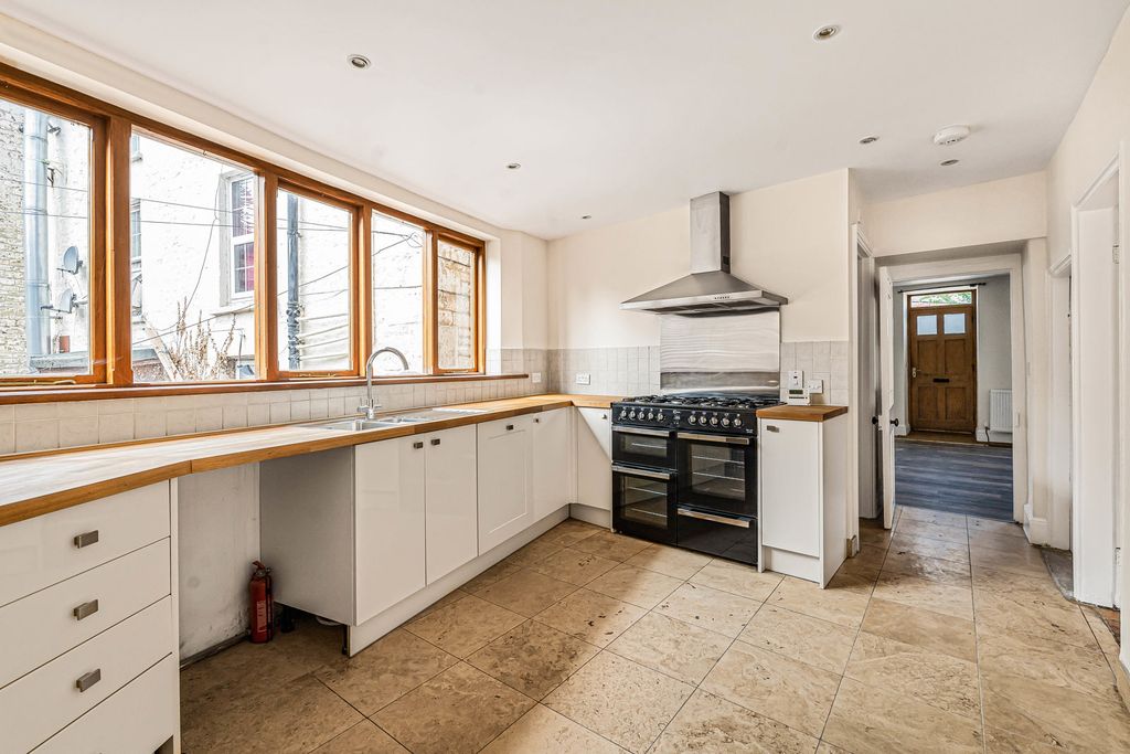 Property photo 2 of 38 25_81828