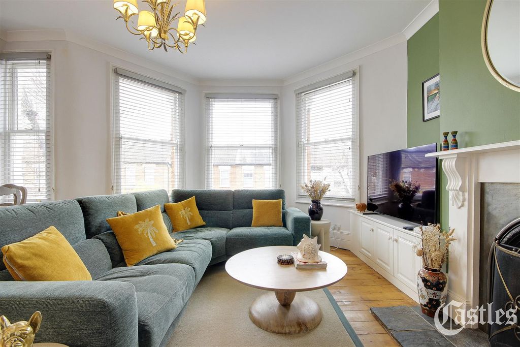 Property photo 3 of 27