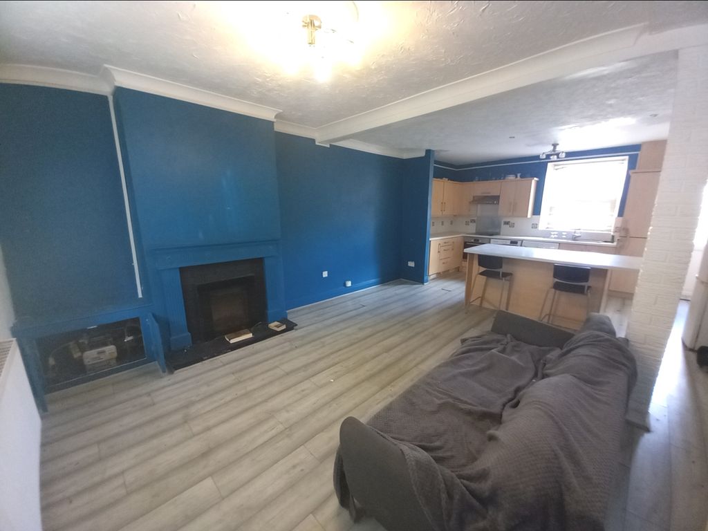 Property photo 2 of 8 Lounge Area