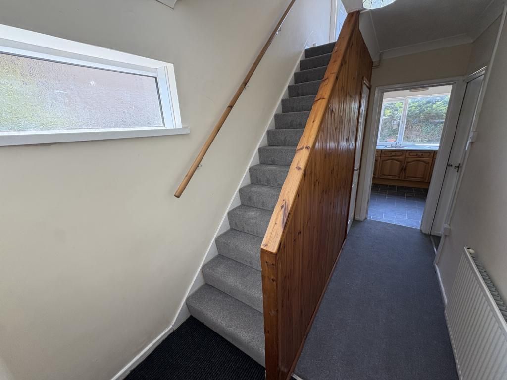 Property photo 2 of 11 Entrance Hall
