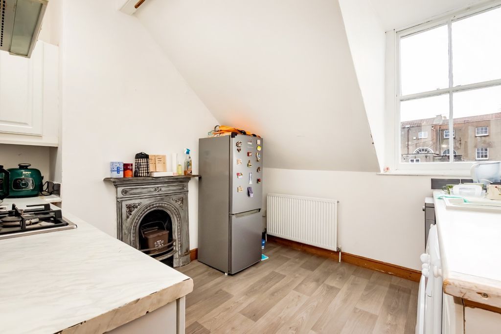 Property photo 3 of 12 Kitchen