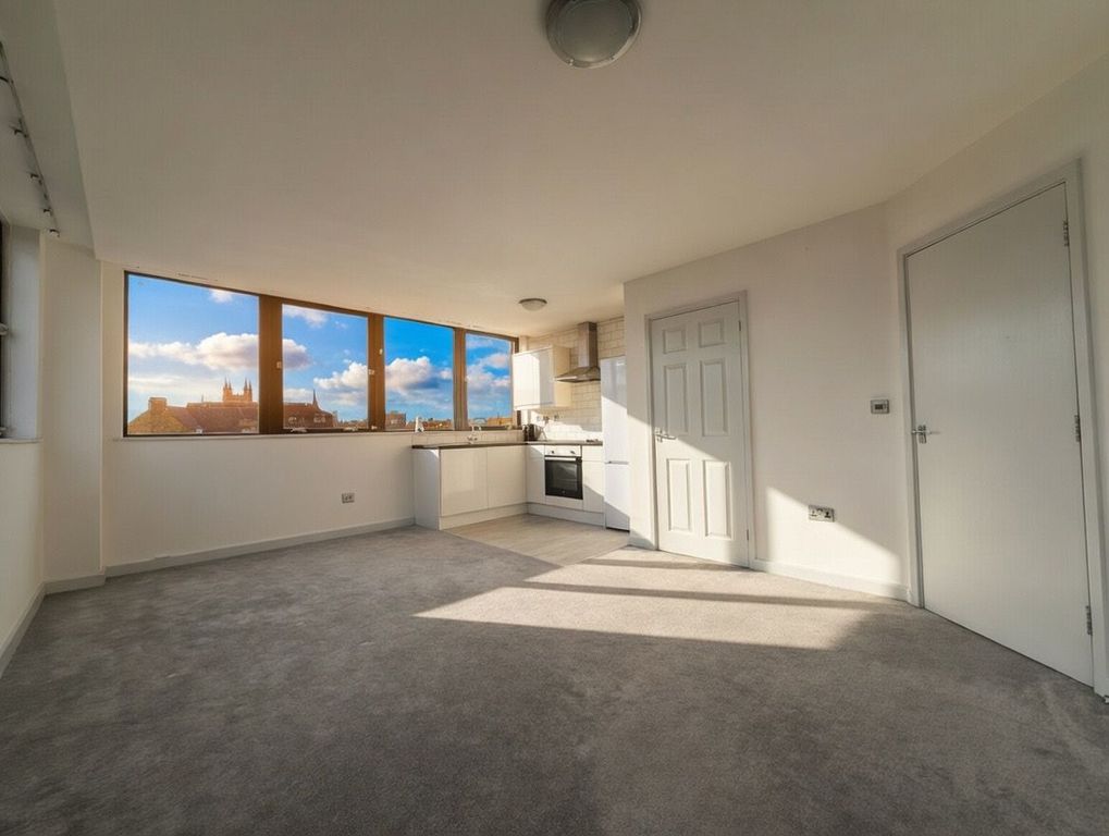 Property photo 3 of 10