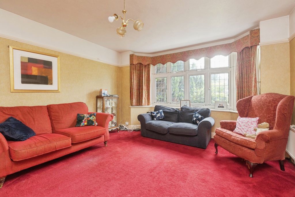 Property photo 2 of 17 Photo