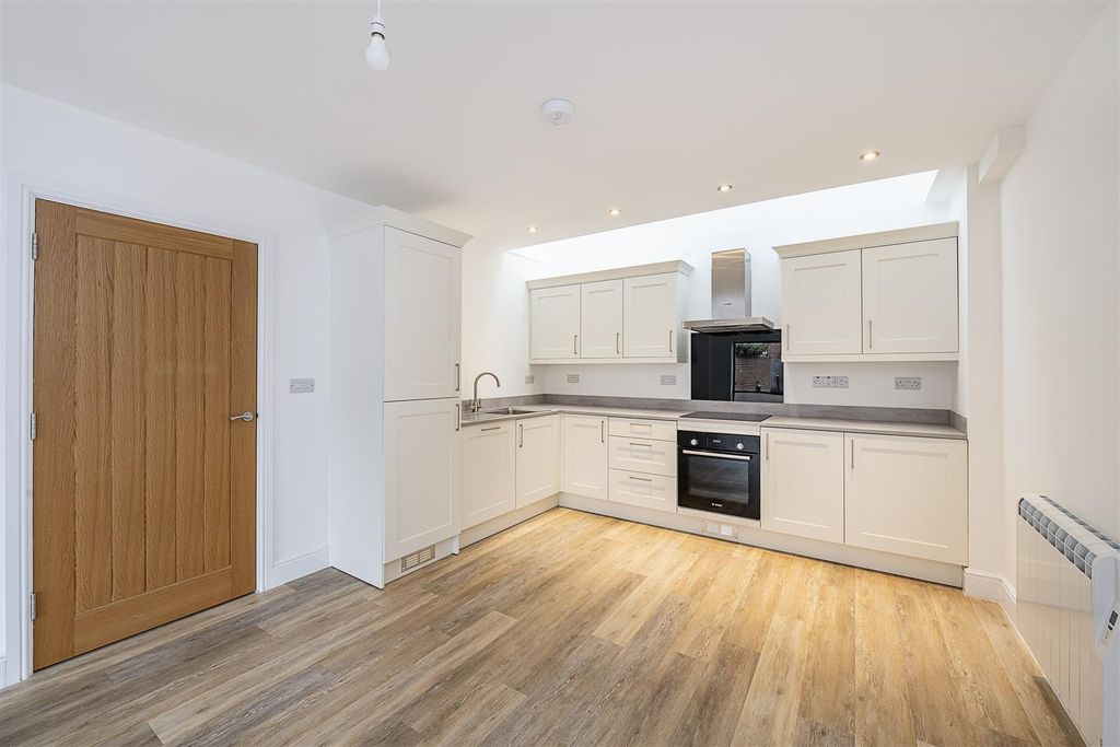 Property photo 2 of 13 2-Alban-Mews02.Jpg