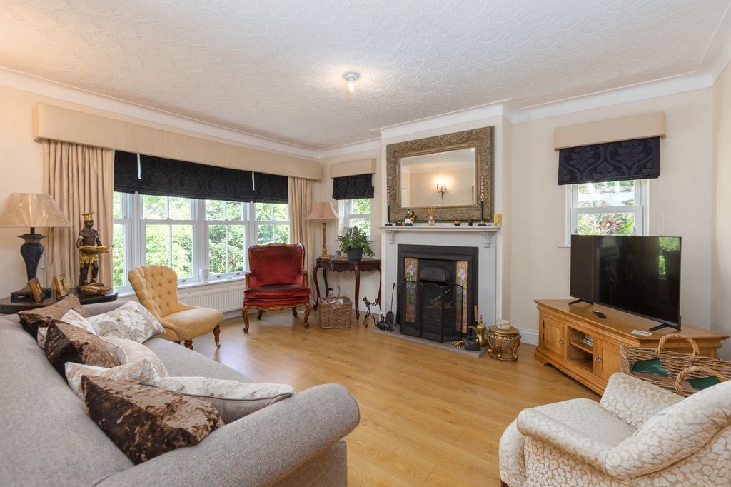 Property photo 3 of 29