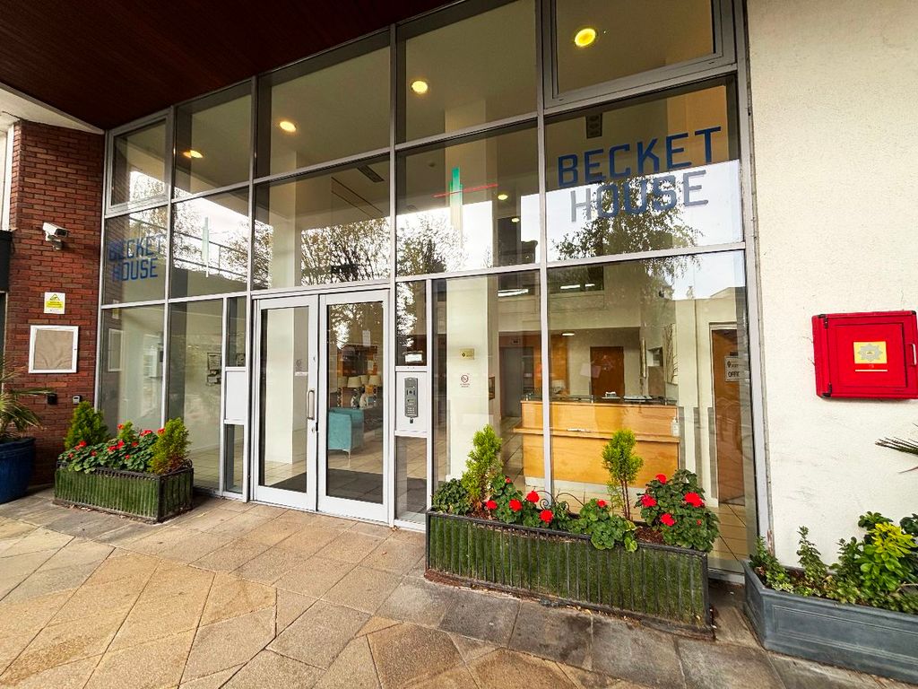 Property photo 1 of 11