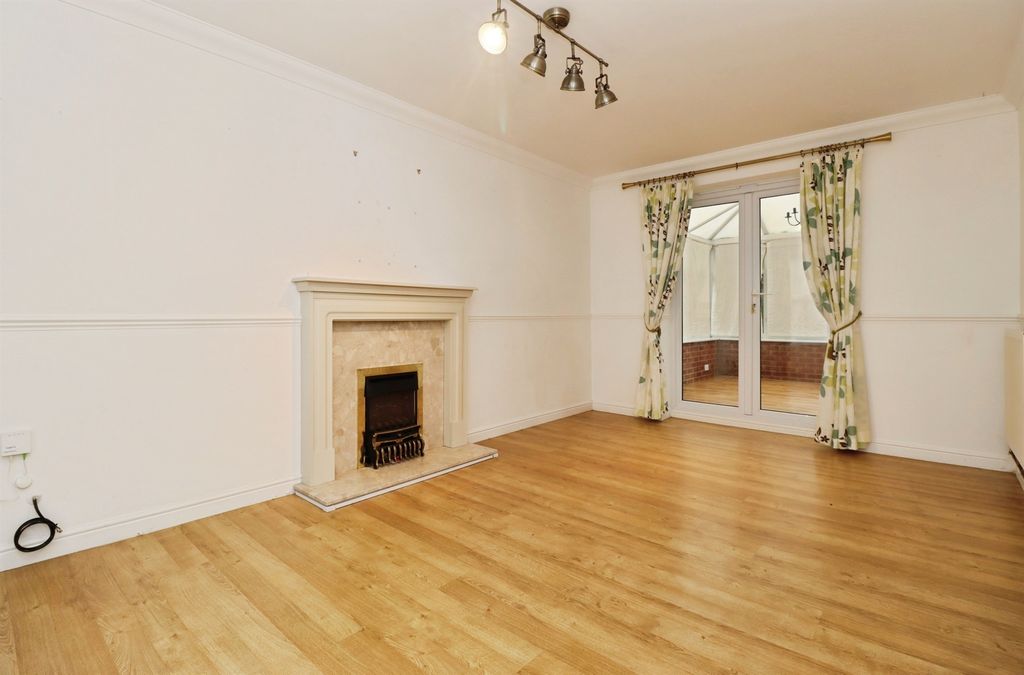 Property photo 2 of 24